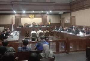 Eksepsi M Adhiya Muzakki, Erman Umar: Surat Dakwaan Obscuur Libel