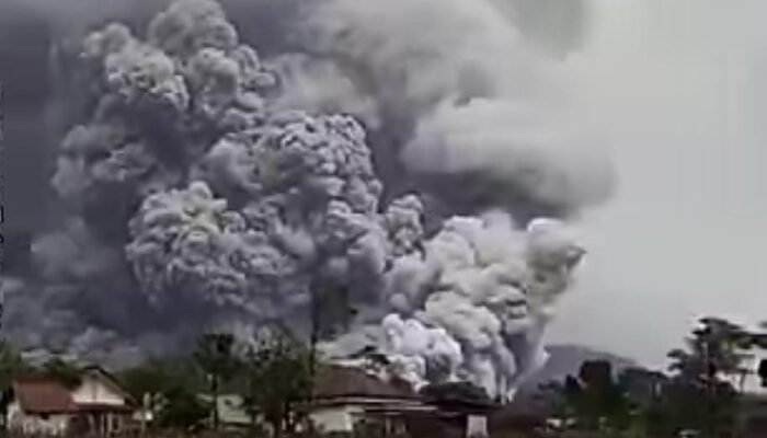 Gunung Semeru Meletus, PVMBG Terapkan Status Awas