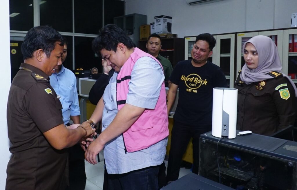 Kejatisu Tahan Tersangka Korupsi Kredit Modal Usaha di Bank Sumut Sebesar Rp2,29 Miliar