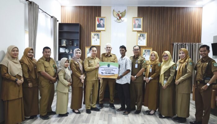 Pasca Produk Albumin Bumdesma Kayuh Baimbai Dapat Izin Edar dari BPOM RI, Wabup HSU Hero Setiawan Berikan Bantuan Rp150 Juta