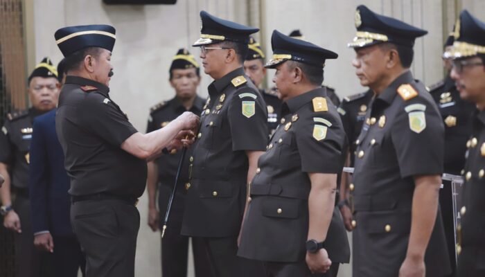 Jaksa Agung Lantik KBPA, Sejumlah Kajati, dan Pejabat Eselon II