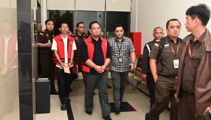 Kejati Jabar Tahan 2 Tersangka Dugaan Korupsi Tunjangan Perumahan DPRD Bekasi