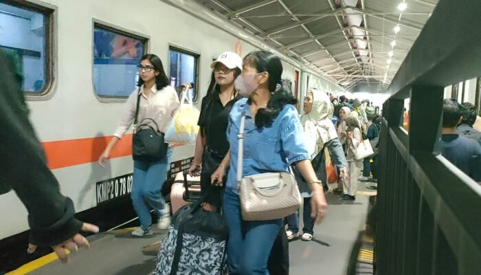 Libur Nataru 2025, Okupansi Kereta Commuter Dhoho Hingga 150%