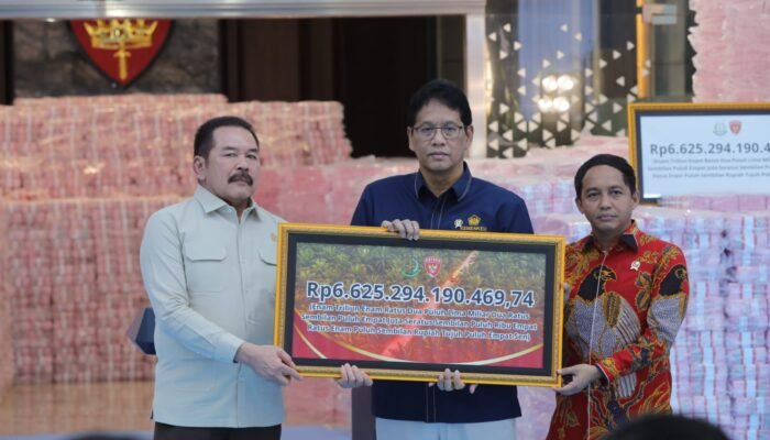 Disaksikan Presiden, Satgas PKH Serahkan 893 Ribu Hektar Kawasan Hutan dan Uang Kerugian Negara Rp6,6 Triliun