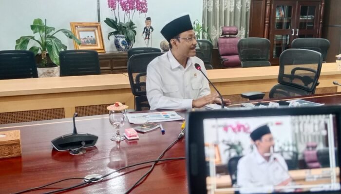 Pengamat Desak KPK Segera Telusuri Pengadaan Laptop Guru di Kemensos