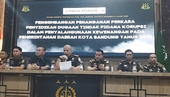 Kejari Bandung Tetapkan Wakil Walikota Bandung dan Anggota DPRD Kota Bandung Jadi Tersangka
