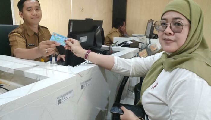 Hanya 5 Menit Proses Cetak E-KTP di Kecamatan Krian Sidoarjo