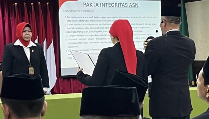 Ketua PN Jakpus Pimpin Penandatanganan Pakta Integritas Hakim dan Aparat Pengadilan
