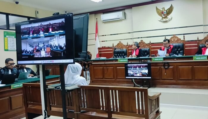 Koperatif Panggilan Jaksa KPK, Gubernur Khofifah Datangi Pengadilan Tipikor