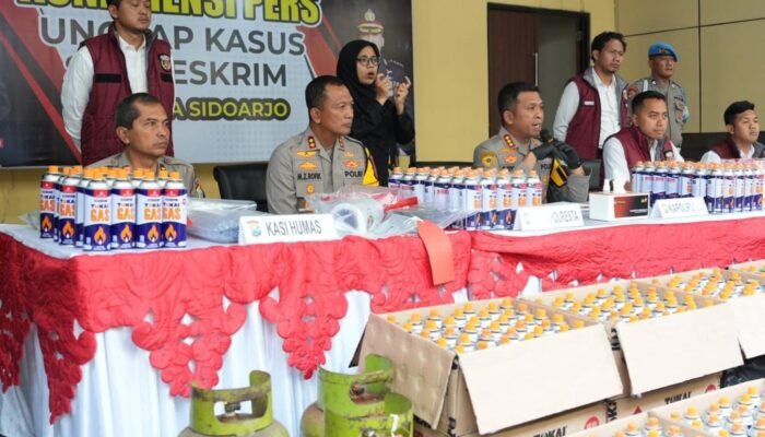 Polisi Sidoarjo Ungkap Pengoplos LPG Subsidi