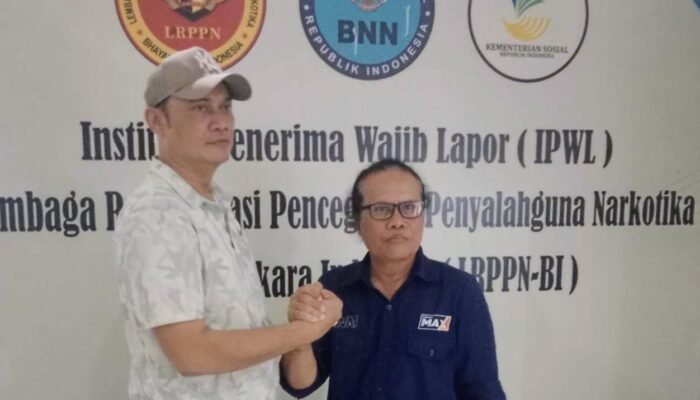 Dukung Program Rehabilitasi, Kasat Reskoba Polres Pelabuhan Tanjung Perak Kunjungi Rumah LRPPN-BI