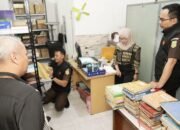 Diduga Korupsi, Kejati Jatim Geledah Kantor Taman Satwa Kebun Binatang Surabaya