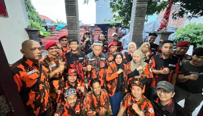 Pemuda Pancasila Pakal Kompak Berbagi Takjil dan Santunan ke Anak Yatim