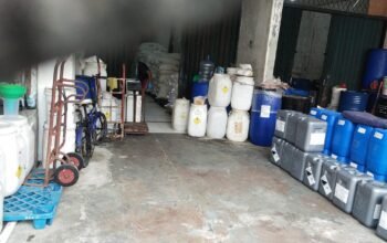 Khawatir Ledakan dan Gangguan Pernapasan, Gudang Kimia di Permukiman Padat Penduduk Dikeluhkan Warga