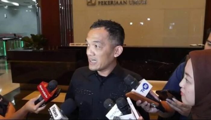 Kejati DKI Jakarta Geledah Kementerian PU, Amankan Dua Koper Dokumen dan Perangkat Elektronik