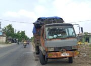 Sopir Ngantuk, Truk Sampah Ngeblong Tabrak 2 Mobil di Pakal