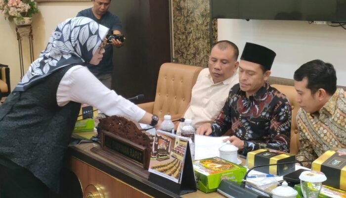 Mediasi Gagal, Keluarga Korban Peluru Nyasar Mengadu ke DPRD Jatim