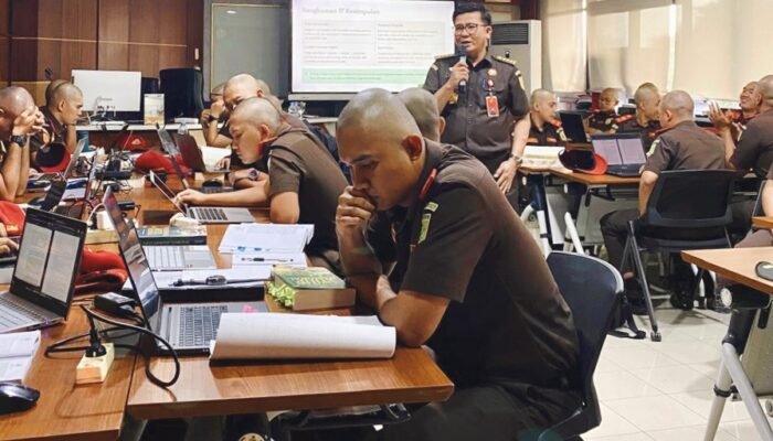 Agar Kuasai Pembuktian Pidana ITE, Muttaqin Harahap Ajari Calon Jaksa