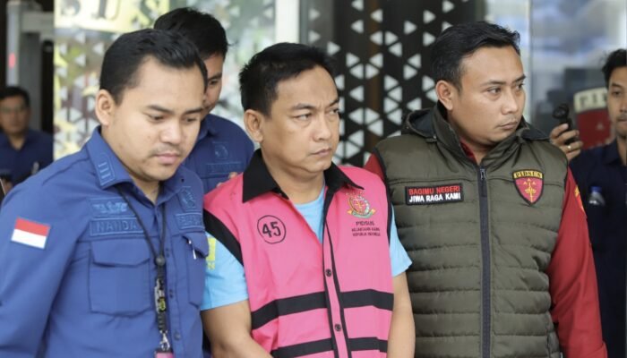 Kejagung Tahan Ketua Ombdusman Hery Susanto Sebagai Tersangka Tata Kelola Nikel