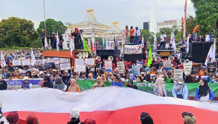 May Day 2026, Ribuan Buruh di Jawa Timur Tuntut Hak Kesejahteraan Pekerja