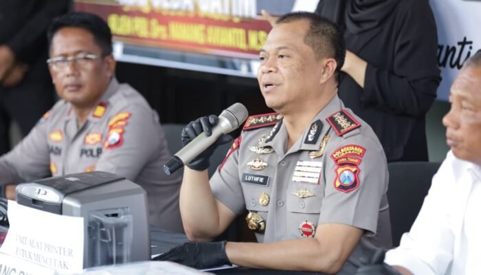 Polisi Ungkap Kejahatan Scamming Internasional di Surabaya, 44 Pelaku Diamankan