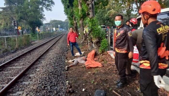 Pria Asal Blitar Tewas Usai Tertabrak Kereta Api di Perlintasan Siwalankerto Surabaya