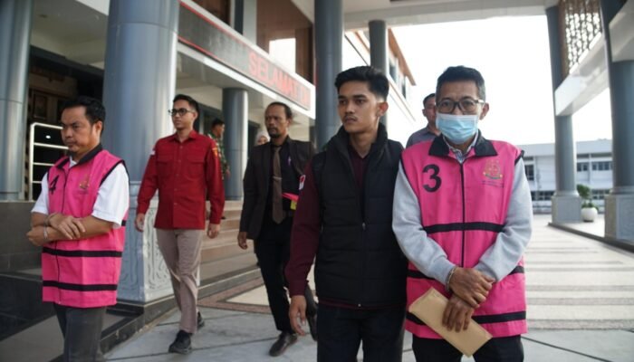 Kejati Kaltim Tahan 2 Tersangka Kasus Dugaan Korupsi Batu Bara Ilegal CV ABI