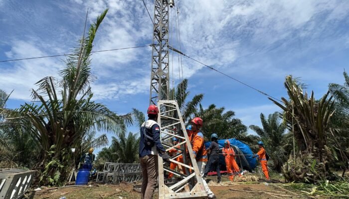 Cuaca Ekstrem Robohkan 12 Tower SUTET, PLN Gerak Cepat Pulihkan Blackout di 5 Provinsi Sumatera