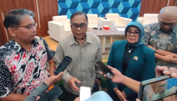 Seminar Ubaya, Pakar Hukum Ungkap Bahaya BoP: Kekuasaan Presiden Tanpa Kendali hingga Kerugian Kebijakan Luar Negeri yang Berpihak