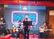 Makan Sambil Nonton Live Music, Batavia Resto Jadi Tempat Nongkrong Hits Baru di Jakarta Timur
