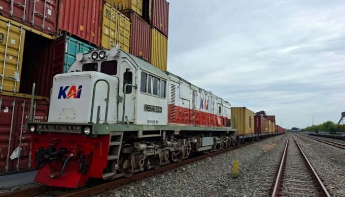 Potret Logistik Perkeretaapian Sumatera Utara: Potensi, Fluktuasi Komoditas, dan Tantangan Struktural