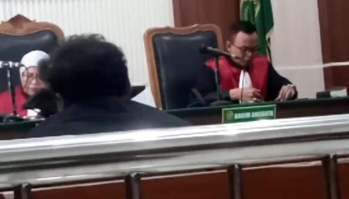 Apes, Curi Dompet isi Uang Rp5000 Syifak Jadi Pesakitan di PN Surabaya