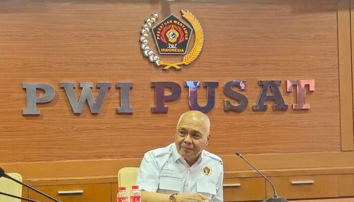 Dinilai Rendahkan Profesi Wartawan, PWI Pusat Minta Hotman Paris Klarifikasi dan Minta Maaf