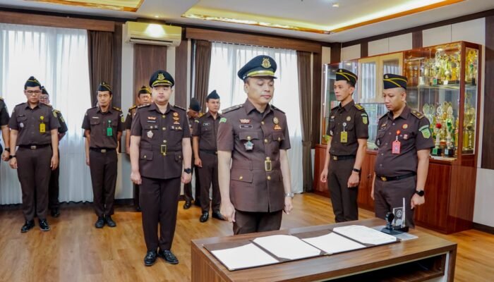 Perkuat Fungsi Intelijen, Dr. Antonius Despinola Lantik Yogie Verdika jadi Kasi Intel Kejari Jakpus