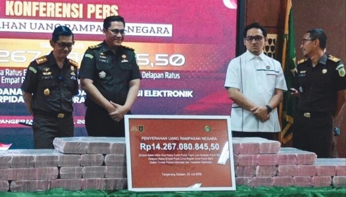 Kejari Tangsel Setor Rp 14,2 Miliar Uang Rampasan Pinjol Ilegal ke Kas Negara