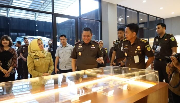 Serentak Lelang di Kejaksaan, Kejati Jatim Perkuat Pemulihan Aset dan Pengembalian Kerugian Negara
