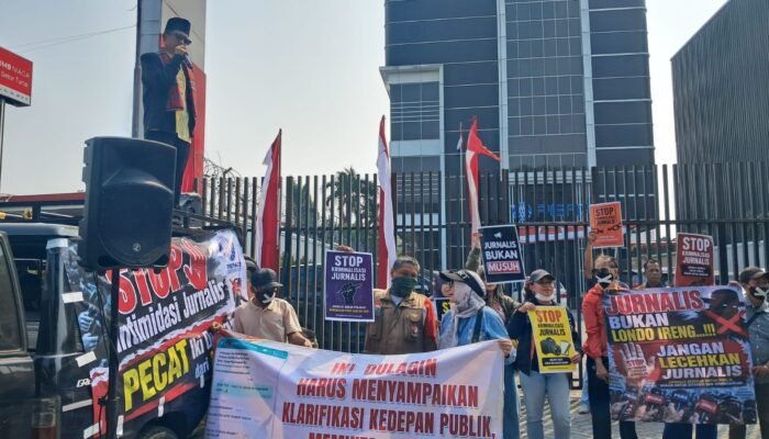Diduga Intimidasi Wartawan, Solidaritas Media Untuk Penegakan Hukum Desak PERADI Copot Izin Praktik Oknum Advokat