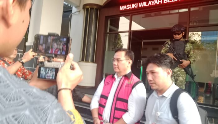Kejari Jakpus Terima Tahap II Mantan Anggota Ombudsman Terkait Kasus Dugaan Perintangan Penyidikan Korupsi CPO