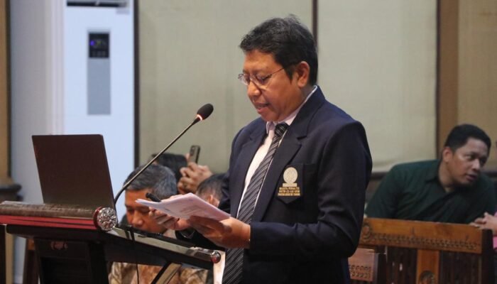 Angkat Isu Korupsi SDA, Kajari Kota Bogor Agus Wirawan Resmi Raih Gelar Doktor di Universitas Udayana