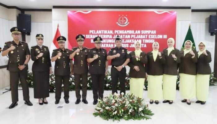 Lantik 5 Pejabat Eselon III, Dr Sutikno Tegaskan Komitmen Penegakan Hukum Berintegritas