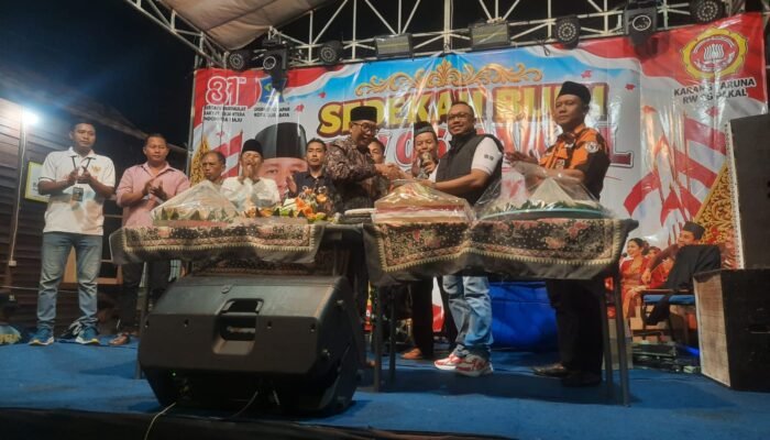 Kemeriahan Warga Dalam Acara Sedekah Bumi di RW 06 Pakal Surabaya