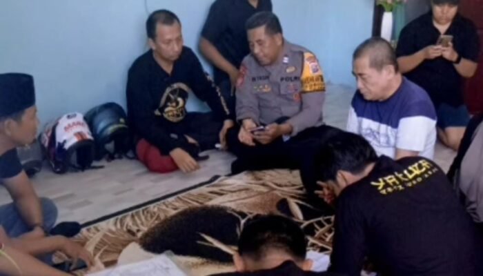 Yakuza Surodarjo Serahkan Oknum Muazin Masjid Tulangan ke Polisi atas Dugaan Pencabulan Anak