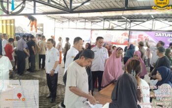 Bantuan Beras 30 Kg Disalurkan kepada Warga Kelurahan Krukut