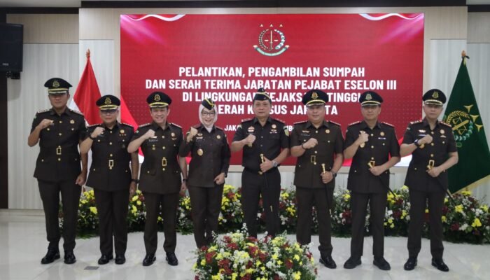Kajati Jakarta Dr Sutikno Lantik 3 Kajari Baru, Tekankan Integritas dan Kualitas Pelayanan Hukum