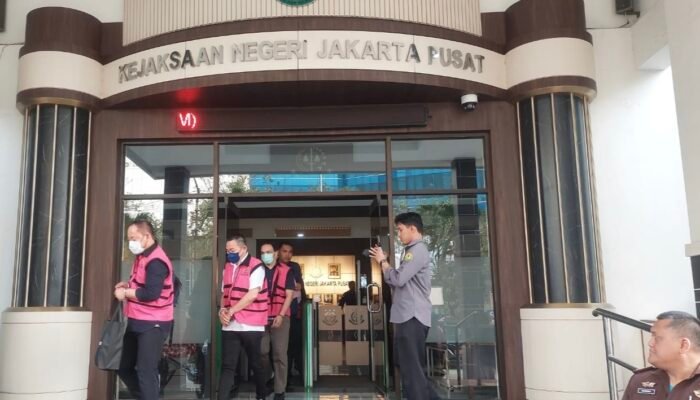 Diduga Rugikan Negara Rp4,09 Triliun, Kejari Jakpus Terima Lima Tersangka Korupsi IUP PT QSS