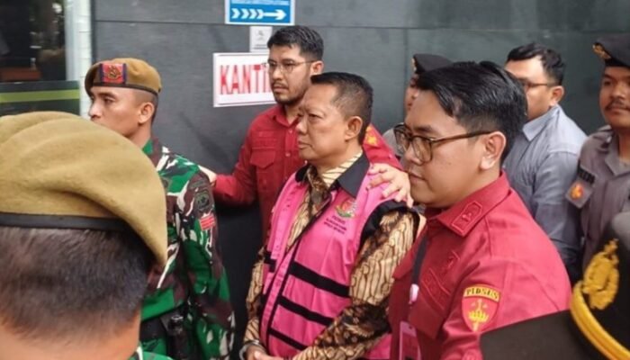 Mantan Jampidsus Febrie Adriansyah Didakwa Peras Pengusaha Rp55 Miliar