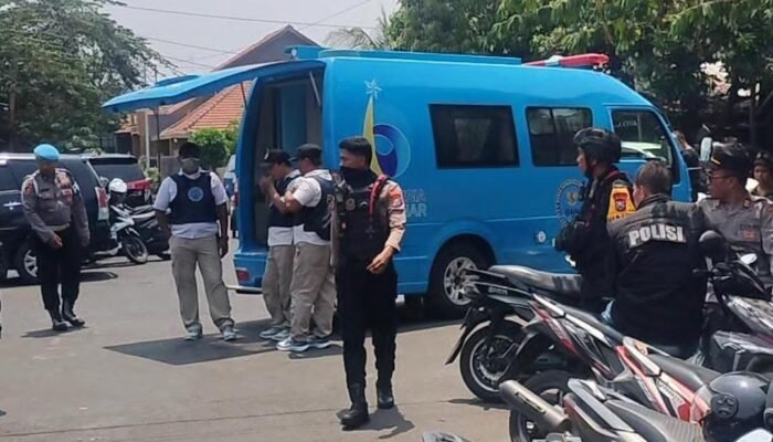 Polisi dan BNN Tapel Kuda Kampung Narkoba Jalan Kunti Surabaya