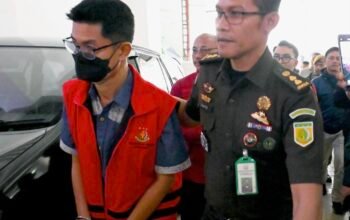 Kejati Jabar Tahan Wabup Indramayu dan Eks Plt Sekwan Terkait Kasus Korupsi Rp18,7 Miliar