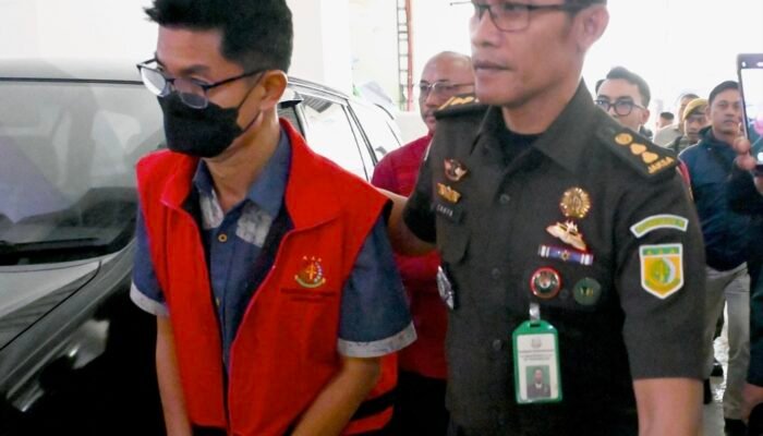Kejati Jabar Tahan Wabup Indramayu dan Eks Plt Sekwan Terkait Kasus Korupsi Rp18,7 Miliar